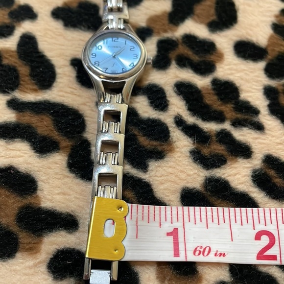 FOSSIL F2 Women’s Watch Analog Quartz Battery Stainless Steel Blue Link Band ⌚️ - Picture 9 of 17